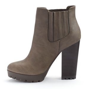 Candie’s Double Gored Ankle Grey Heeled Boots